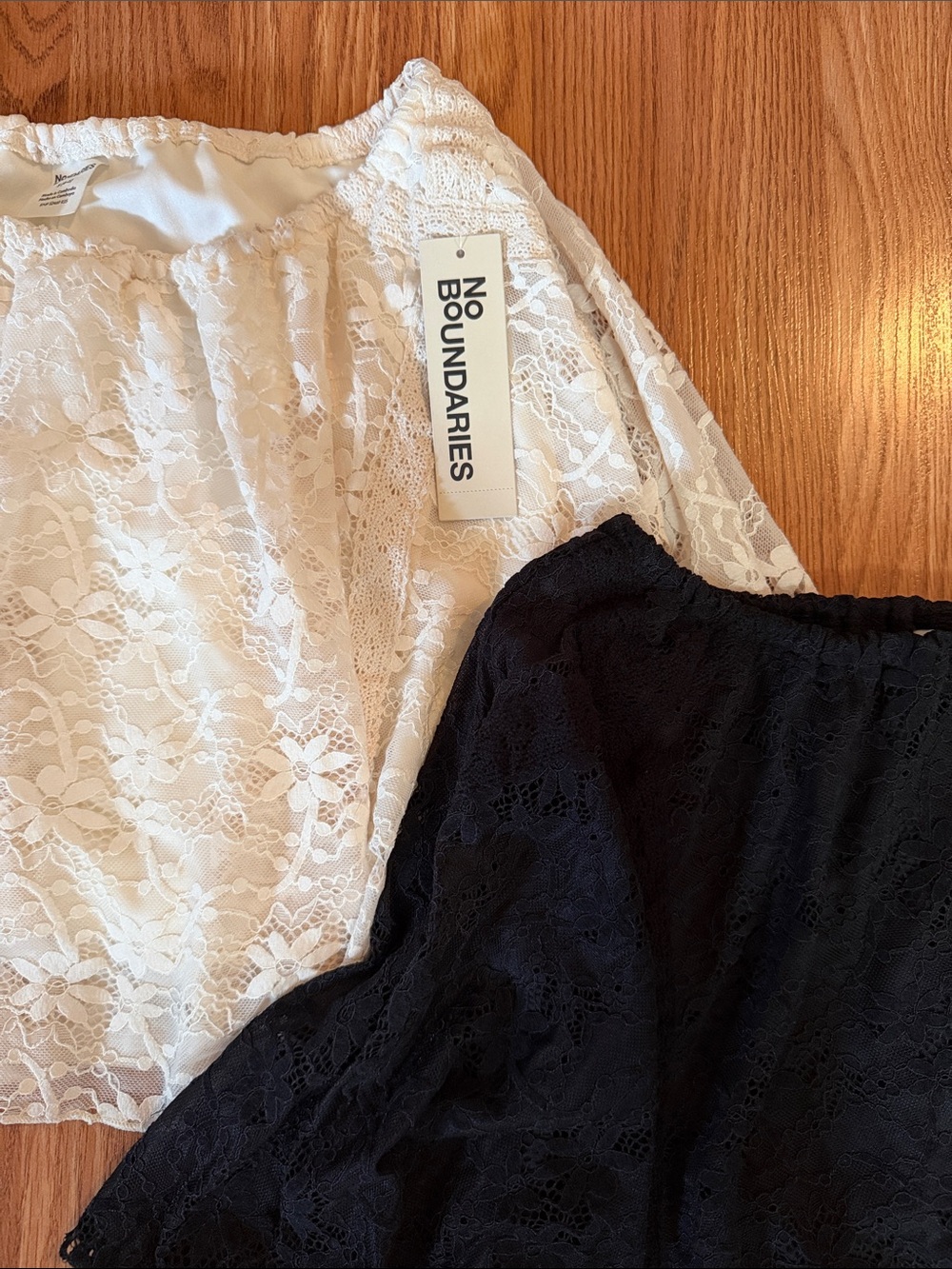 No Boundaries Lace Circle Skirts in Black & White - Picture 2 of 2